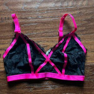 Torrid - Black & Bright Pink Bralette (size 00 - NWT)